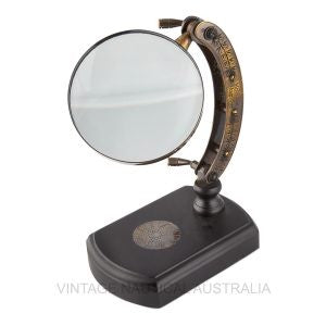 MAGNIFYING GLASS WITH ENGRAVED ARM